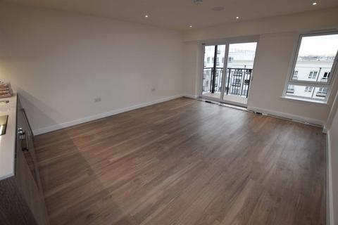 Studio to rent, Beaufort Square, Colindale, London