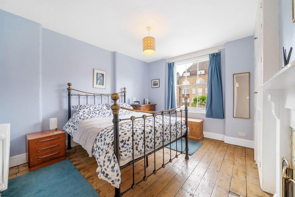 Bedroom 1.jpg