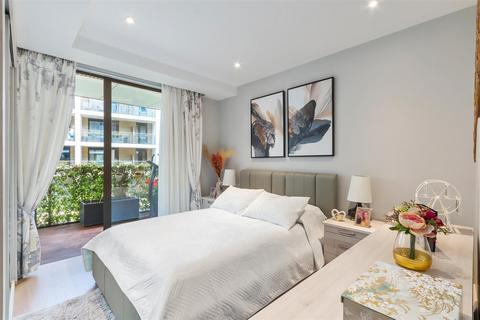 3 bedroom flat for sale, Knaresborough Drive, Earlsfield SW18