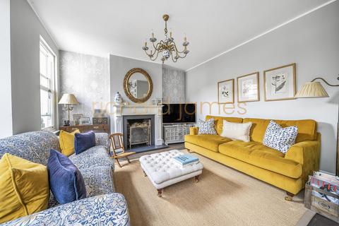 35 Byron Road, London, NW7 4AH
