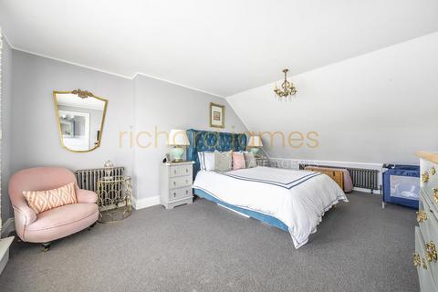 35 Byron Road, London, NW7 4AH