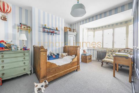 35 Byron Road, London, NW7 4AH