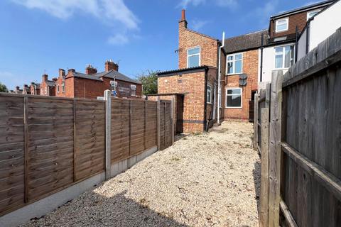 3 bedroom end of terrace house for sale, Avenue Road Extension, Clarendon Park, Leicester