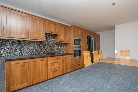 14 Brownlee Road, Law, Carluke, ML8 5JD