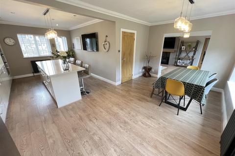8 Porlock Close, Wirral, CH60 3RT