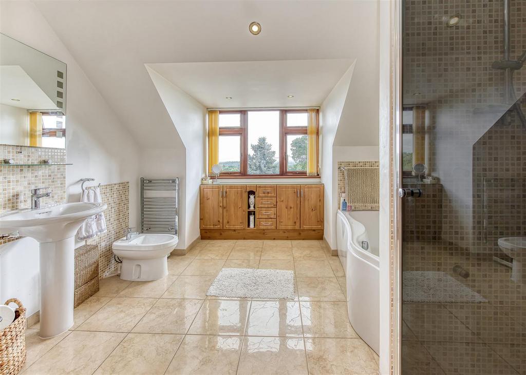Plowden-bed1 ensuite1 Rev A.jpg