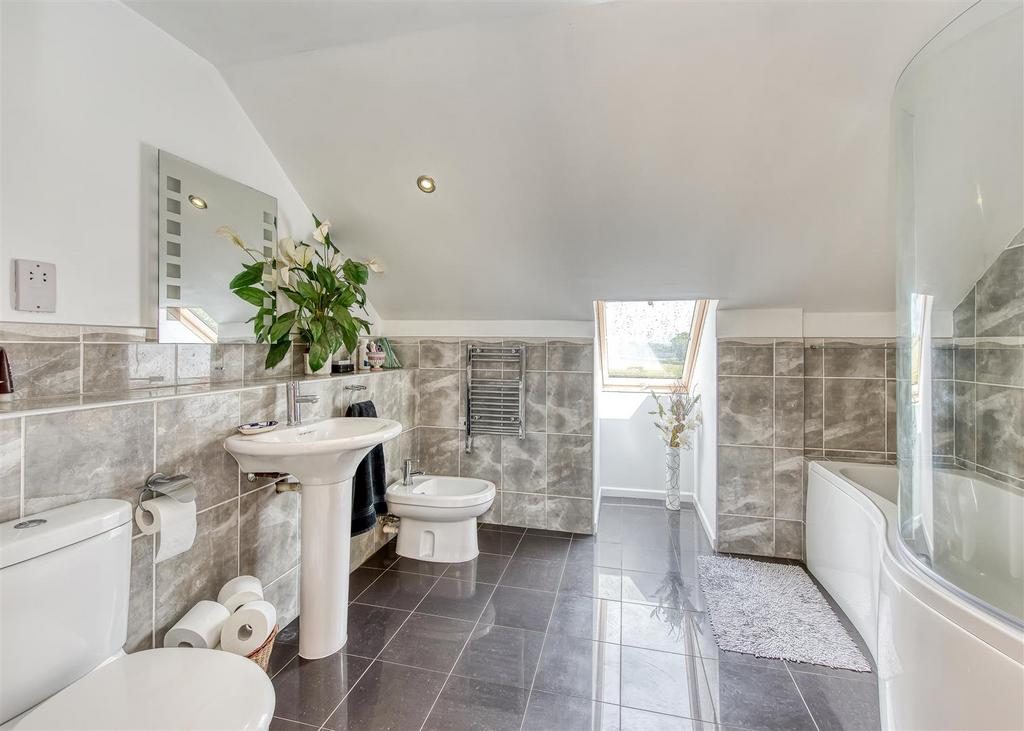 Plowden-bathroom.jpg