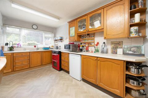 108 Dursley Road, Trowbridge, BA14 0NS