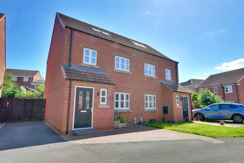 4 bedroom property for sale, Mill Dam Drive, Beverley