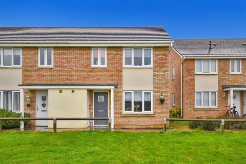 2 bedroom end of terrace house for sale, Dunnock Road, Corby NN18
