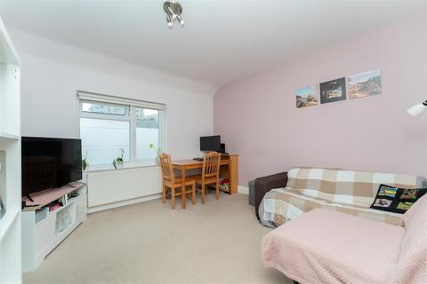 1 bedroom apartment for sale, Montague Road, Hanwell