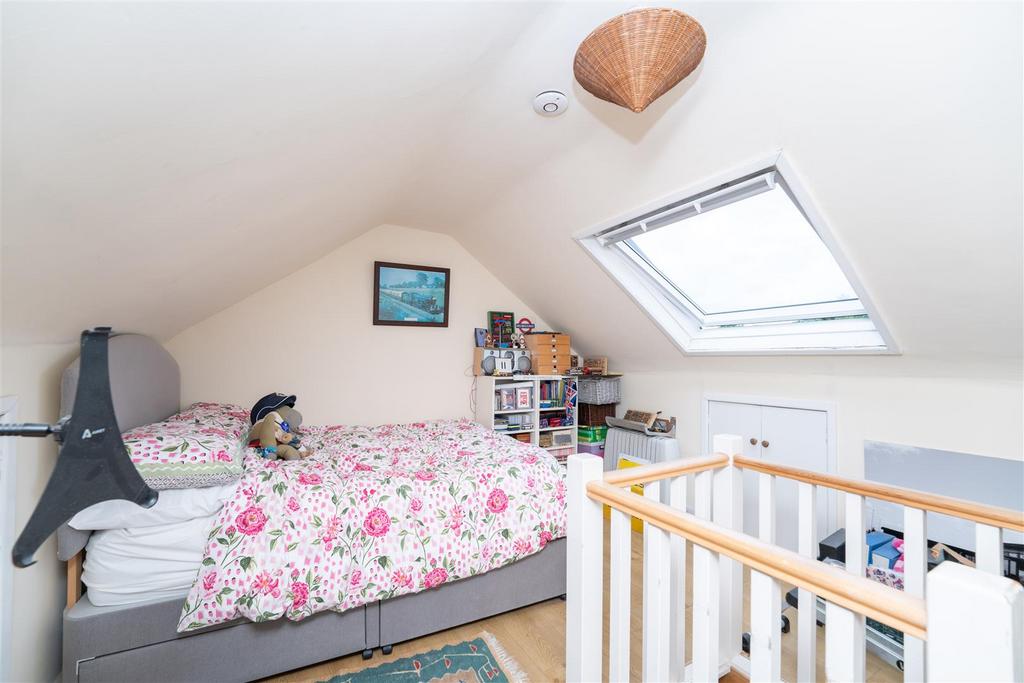 11 Tentelow loft.jpg