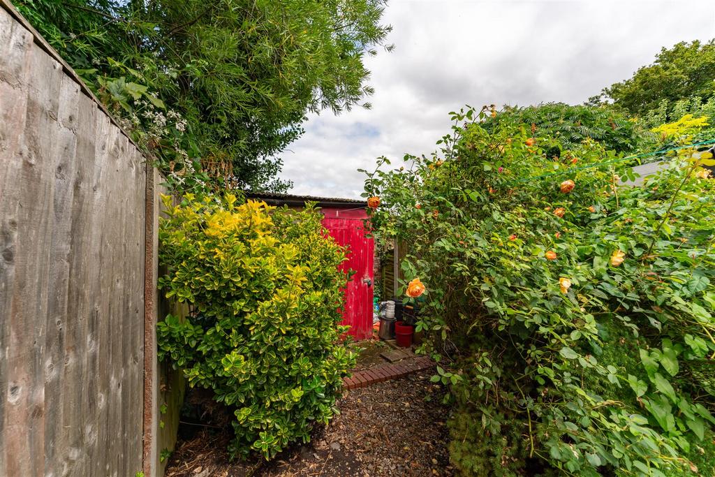 11 Tentelow shed.jpg