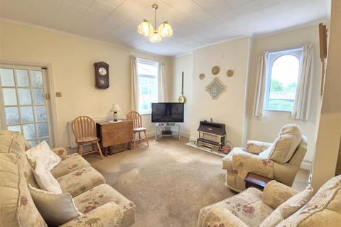 3 bedroom end of terrace house for sale, Fairfield Road, Hugglescote LE67