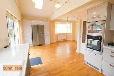Delicia Brompton Drive, Stoke-on-trent, ST2 7JS