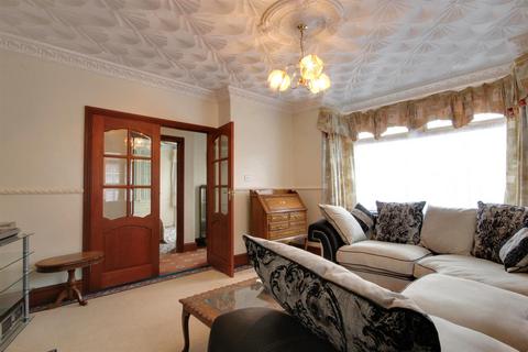 4 bedroom detached bungalow for sale, Hawthorne Avenue, Willerby, Hull