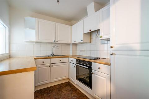 2 bedroom apartment to rent, St. Catherines Place, York