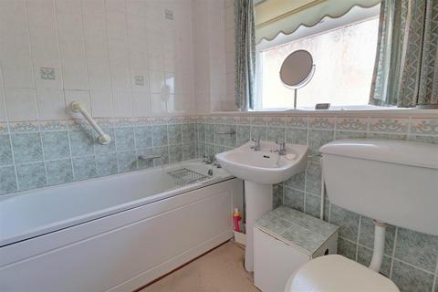 66 Millfields, Hucclecote, Gloucester, GL3 3NH