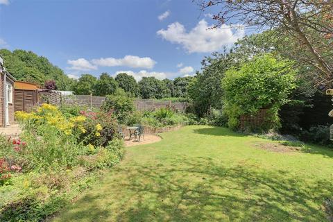 66 Millfields, Hucclecote, Gloucester, GL3 3NH