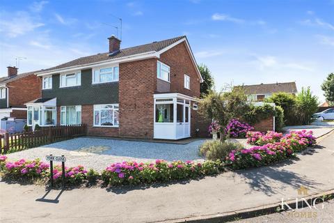 3 bedroom semi-detached house for sale, York Close, Studley