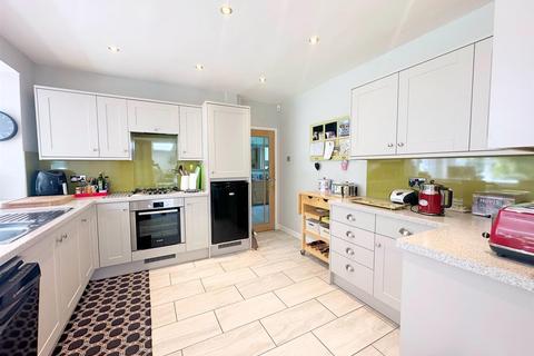 48 Streetly Crescent, Sutton Coldfield, B74 4PZ