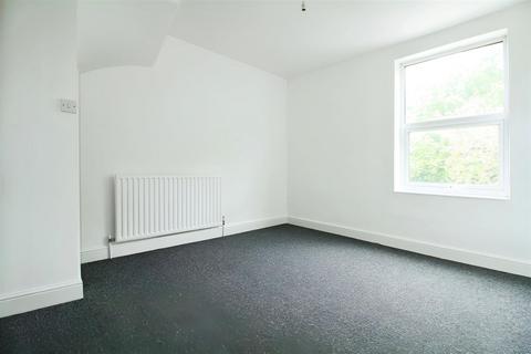 3 bedroom terraced house to rent, Cecil StreetLentonNottingham