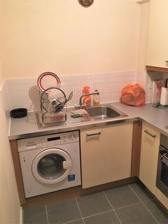 1 bedroom in a house share to rent, Room, Gawton Crescent, Coulsdon CR5 1PN