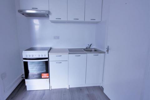 Studio to rent, Studio, Cherry Orchard Road, Croydon< CR0