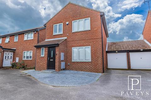 3 bedroom detached house for sale, Frietuna Road, Kirby Cross, Frinton-On-Sea