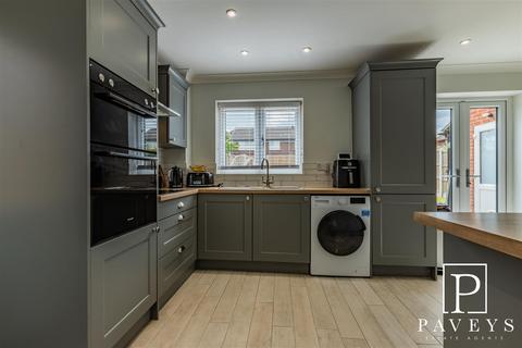76 Frietuna Road, Kirby Cross, Frinton-on-sea, CO13 0RY