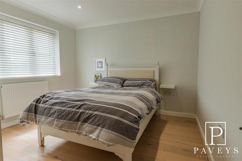 76 Frietuna Road, Kirby Cross, Frinton-on-sea, CO13 0RY