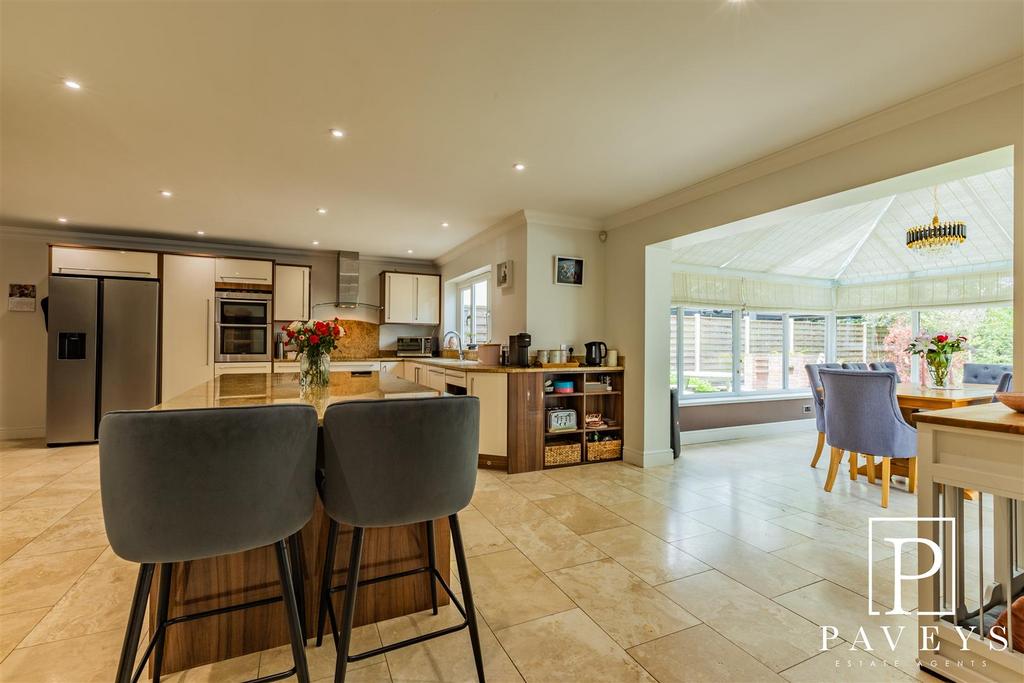 Kitchen breakfast room