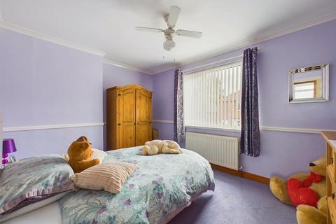 2 bedroom semi-detached house for sale, Perlethorpe Avenue, Nottingham NG4