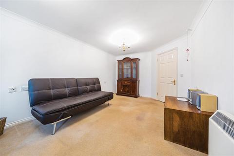 1 bedroom property to rent, Padfield Court, Forty Avenue, Wembley