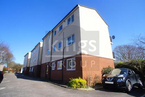 1 bedroom flat for sale, Shelley Court, Waltham Abbey