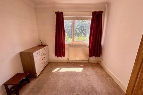 1 bedroom flat for sale, Shelley Court, Waltham Abbey