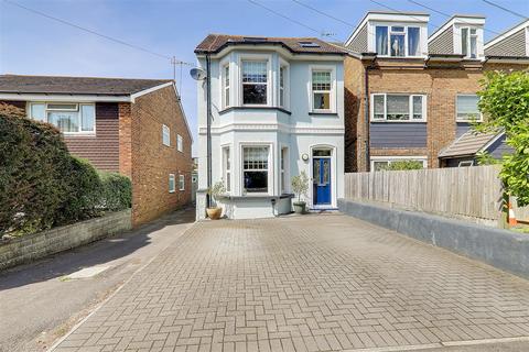 4 bedroom detached house for sale, Lyndhurst Road, Worthing BN11