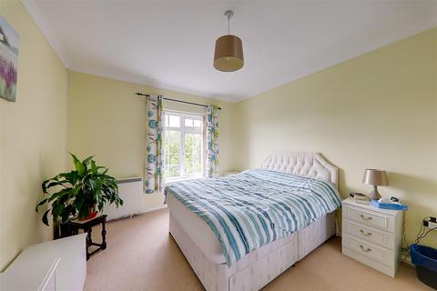 1 bedroom flat for sale, St. Botolphs Road, Worthing BN11