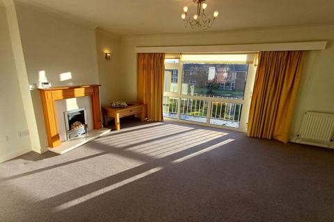 2 bedroom apartment to rent, Fulshaw Crt, W/S, SK9 5JB