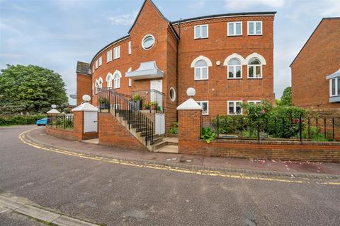 3 bedroom flat for sale, Duckmill Crescent, Chethams, Bedford