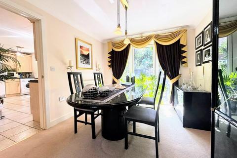 8 Foxfield Way, Northampton, NN4 5BE