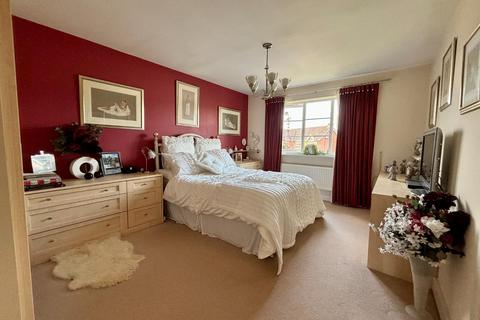 8 Foxfield Way, Northampton, NN4 5BE