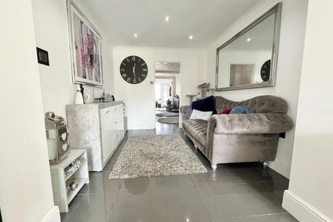 175 Acre Lane, Northampton, NN2 8DF