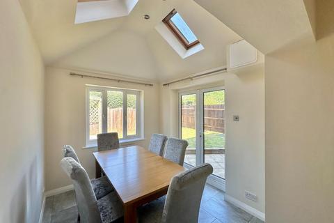 19 Kingsmead, Northampton, NN2 8HX