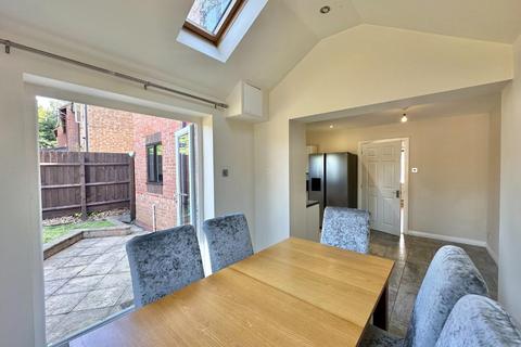 19 Kingsmead, Northampton, NN2 8HX