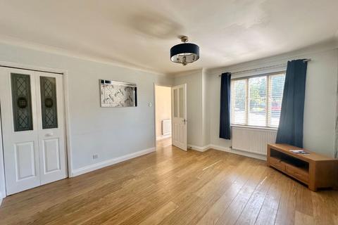 19 Kingsmead, Northampton, NN2 8HX