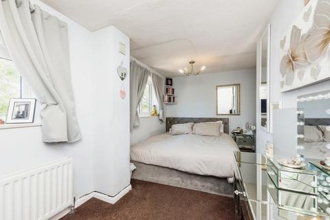 52 Minions Close, Atherstone, CV9 2BD