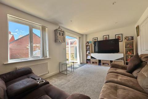 4 bedroom semi-detached house for sale, Kelmarsh Avenue, Kingsthorpe, Northampton NN2