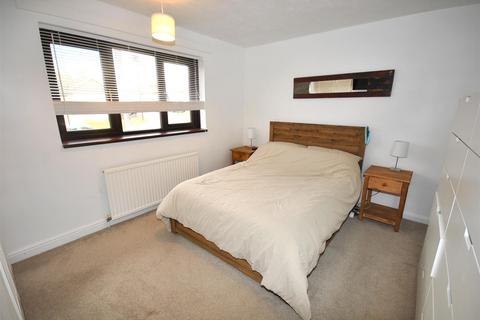 3 bedroom terraced house for sale, Swale Drive, Northampton