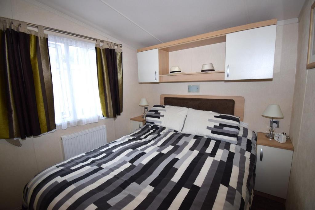 Bed 1.JPG